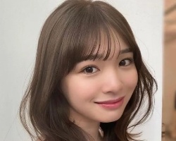 发尾翘中长发造型 外翻翘发型减龄又时髦