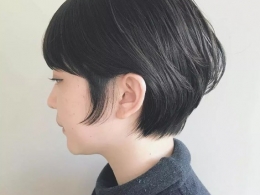 低调简约黑色短发 不染发的女生短发