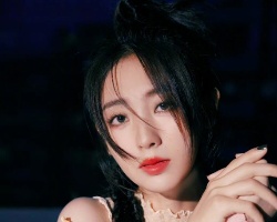 优雅甜美侧边编发示范 让你告别土气美出新高度