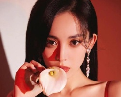 长发披发超唯美 简单不失时尚感