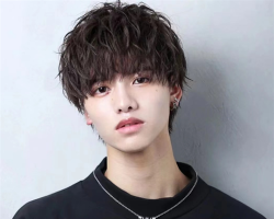 男生束状纹理烫 最新流行男生烫发