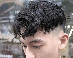 时髦个性男士烫短发 跟着烫发又酷又帅气