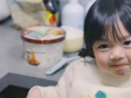 可爱小女孩扎发 幼儿园发型精选