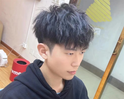 帅气清爽摩根烫 16-35岁男生烫发