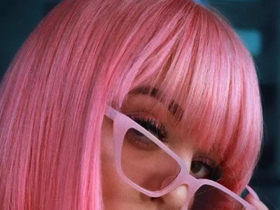 粉色头发怎么染好看 唯美粉色染发发型推