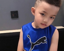 小男孩清爽短发造型 时尚软萌帅气十足