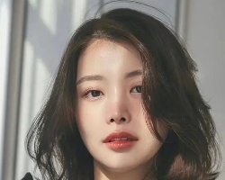 洋气减龄中短烫发LOOK 百搭好驾驭提高颜值