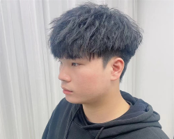 铲青摩根烫发型 热门男生短烫发