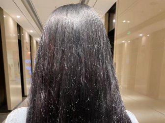 烫染后头发如何护理 头发毛躁打结是什么原因