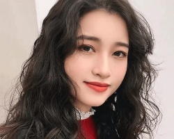女生烫羊毛卷好看吗 羊毛卷发型越烫越上瘾