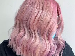 显白潮色染发发型 粉色系发色绝美