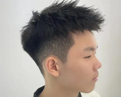 细软发质必备发型 锡纸烫前刺短发