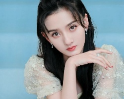 女生头发怎么扎显年轻 时尚迷人明星同款发型推荐