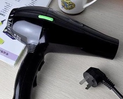 自然干和吹干哪个好 吹风机吹头发注意些什么