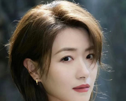 清新职场女生短发 利落知性减龄时尚