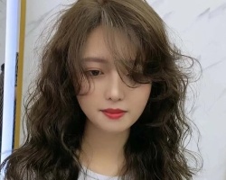 最受女生欢迎的发型推荐 中长发位居人气榜单NO.1