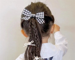 上学一天一款发型 幼儿园小女孩编发