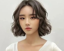 高人气女生短发LOOK 款款减龄风格百变
