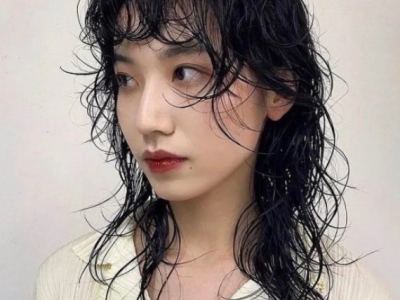 中性风女生烫发图片 湿发烫发酷飒美