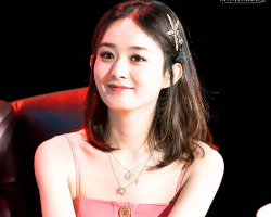 赵丽颖又剪短发了 那些年她剪过的短发汇总