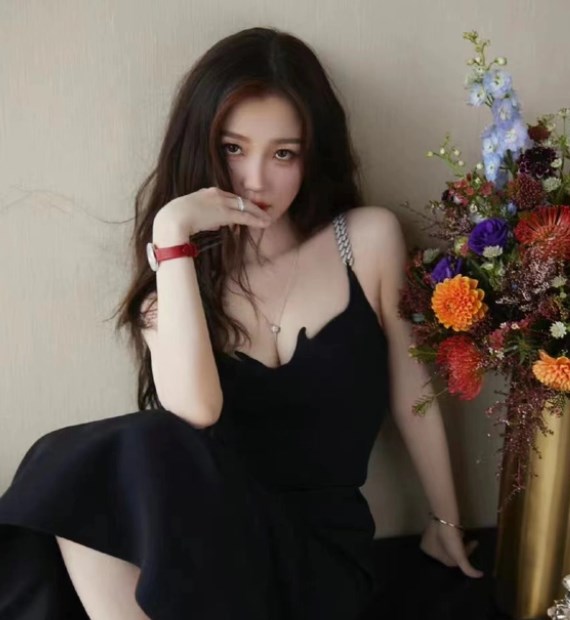 圆脸发型搭配指南 修颜减龄气质翻倍