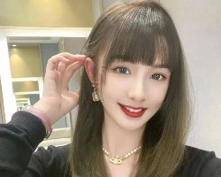 直发剪锁骨发好看吗 不烫的锁骨发百搭又减龄