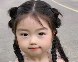 夏季小女孩扎发 可爱减龄萌态十足