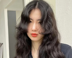 今年必火女生发型 公主切长发时尚百搭