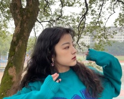 女生长发怎么烫好看 羊毛卷烫发是最佳选择