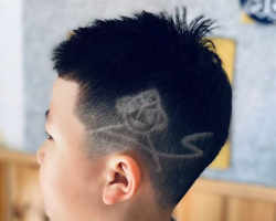 夏季小男孩发型 百变雕刻时髦洋气