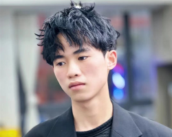 韩式男生蝴蝶烫发型 任何人都可轻松驾驭
