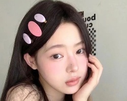 女生侧边夹发型模板 时髦洋气赶紧入同款