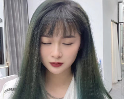 少发量女生烫发必选 时髦洋气“玉米烫”