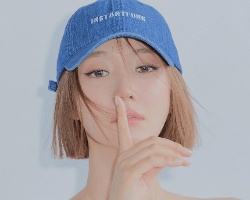 戴棒球帽适合什么发型 推荐清爽减龄短发造型