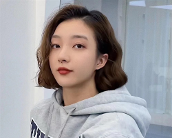 慵懒WOB头烫发 蓬松轻盈巨瘦脸