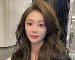 高冷御姐适合什么发型 长卷发型又美又飒