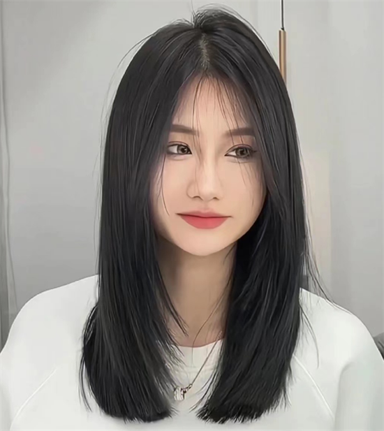 方脸适合的发型设计 让你脸型小巧好看