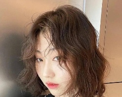 短发适合烫什么发型 蓬松短发烫随你选