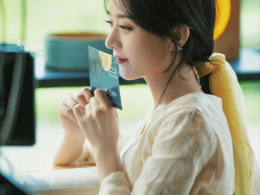 女生甜美约会发型 清新丝带丝巾扎发