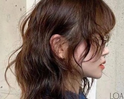 女生剪什么发型不翻车 百搭不挑人中长发是首选