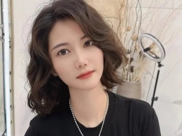 150小个子适合什么发型 中短蛋卷头蓬松好驾驭