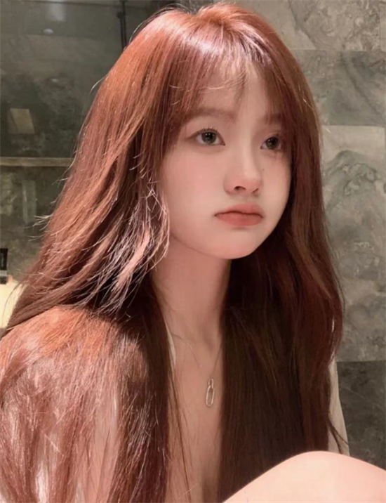 女团同款染发颜色 梦幻显白西柚粉棕色