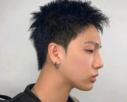 今年流行的男士发型 韩式短发又酷又时髦