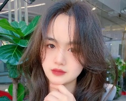 今年流行剪什么刘海 八字刘海修颜显气质