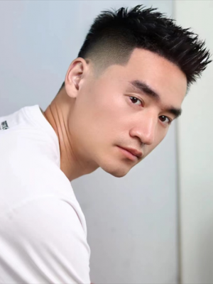 帅气前刺飞机头 男生流行短发推荐
