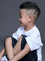 小男孩雕刻发型推荐 夏季儿童爆款发型