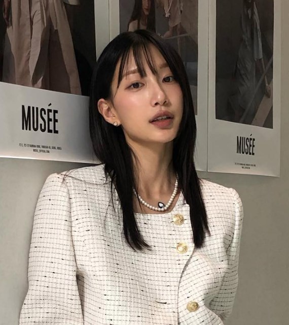 御姐直发发型图片 长直发低调显气质