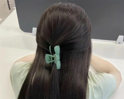 简单自然长直发 灵动飘逸好打理
