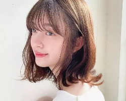 中长烫发尾发型推荐 轻松打造日系优雅风