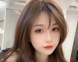 优雅迷人长卷发披发造型 彰显女神魅力气质翻倍